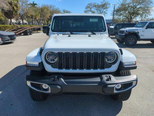 2026 Jeep Gladiator Sahara 4x4