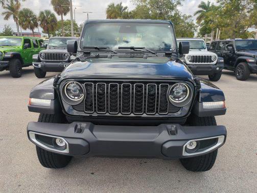 2026 Jeep Gladiator Sahara 4x4