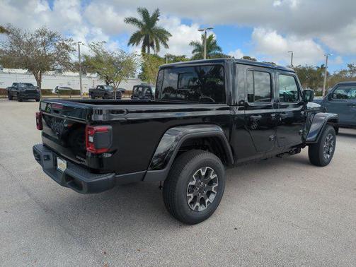 2026 Jeep Gladiator Sahara 4x4