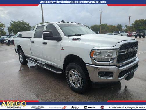 Bright White Clearcoat 2024 RAM 2500 Tradesman Crew Cab 4x4 8' Box