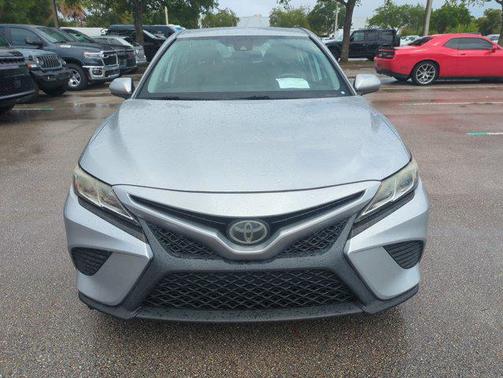 Celestial Silver Metallic 2019 Toyota Camry SE