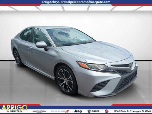 Celestial Silver Metallic 2019 Toyota Camry SE