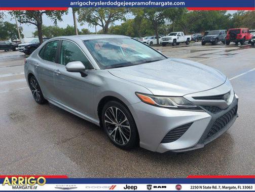 Celestial Silver Metallic 2019 Toyota Camry SE