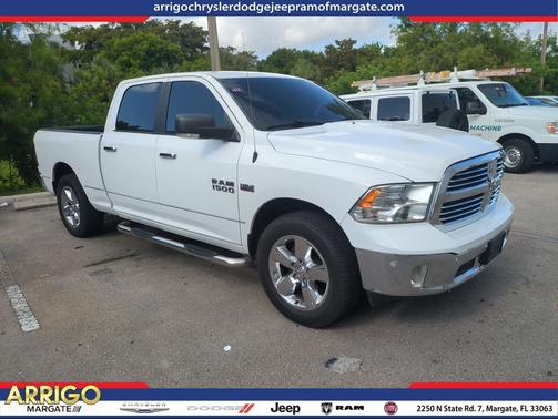 Bright White Clearcoat 2018 RAM 1500 Big Horn