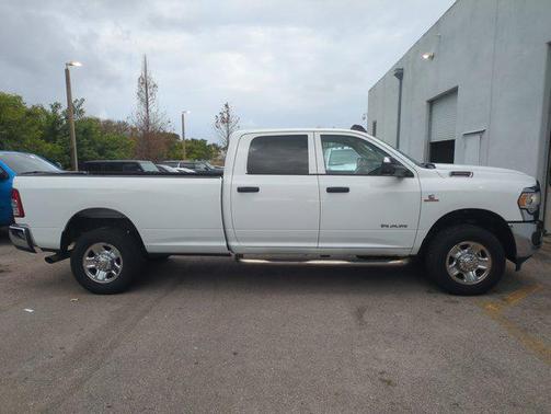 2020 RAM 3500 Tradesman Crew Cab 4x4 8' Box
