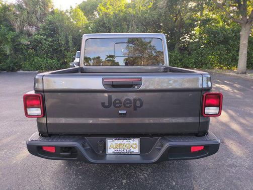 2025 Jeep Gladiator Sport S
