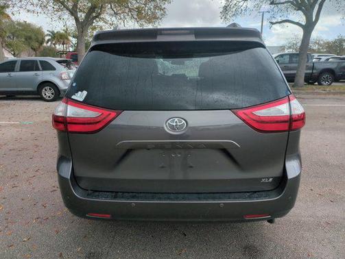 2015 Toyota Sienna XLE Premium