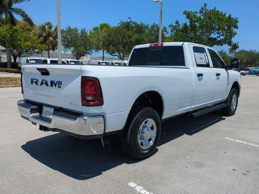 2025 RAM 2500 Tradesman Crew Cab 4x4 8' Box