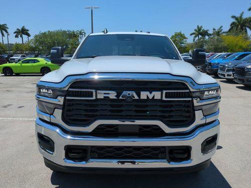 2025 RAM 2500 Tradesman Crew Cab 4x4 8' Box