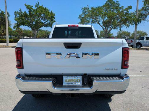 2025 RAM 2500 Tradesman Crew Cab 4x4 8' Box