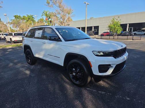 2025 Jeep Grand Cherokee Altitude