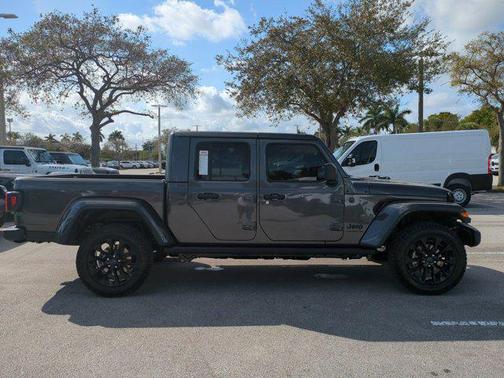 2025 Jeep Gladiator Nighthawk