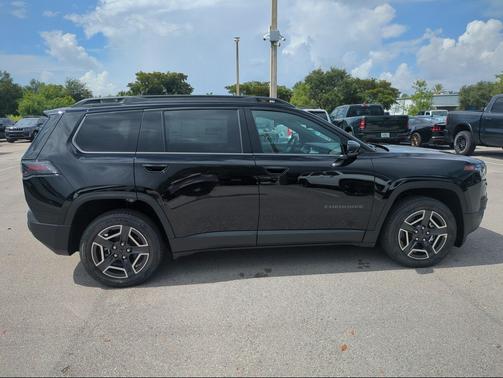 Diamond Black Crystal Pearlcoat 2026 Jeep Cherokee Limited
