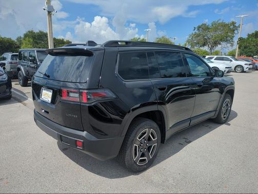 Diamond Black Crystal Pearlcoat 2026 Jeep Cherokee Limited