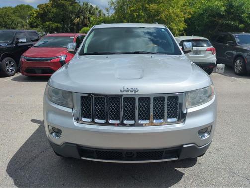 Bright Silver Metallic Clearcoat 2013 Jeep Grand Cherokee Overland