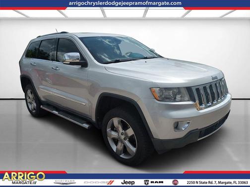 Bright Silver Metallic Clearcoat 2013 Jeep Grand Cherokee Overland
