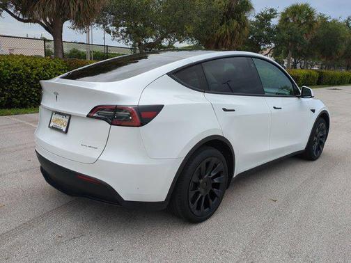 2023 Tesla Model Y Long Range Dual Motor All-Wheel Drive
