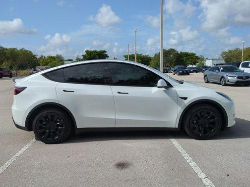 2021 Tesla Model Y Long Range Dual Motor All-Wheel Drive