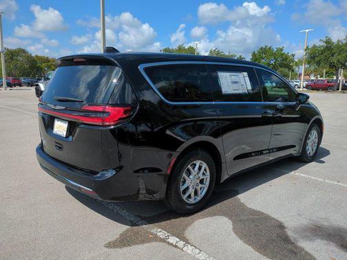 2025 Chrysler Pacifica L