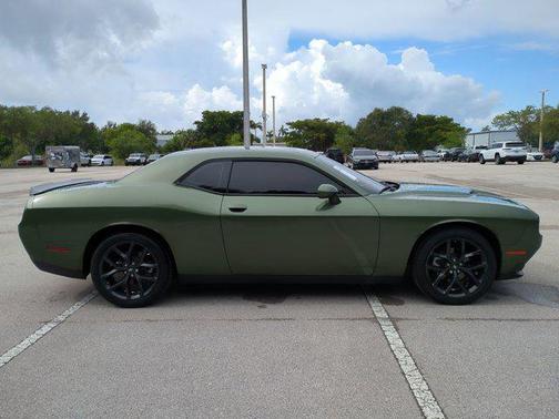 2022 Dodge Challenger SXT