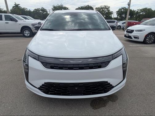 Bright White Clearcoat 2027 Chrysler Pacifica L