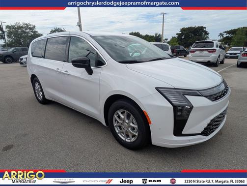 Bright White Clearcoat 2027 Chrysler Pacifica L