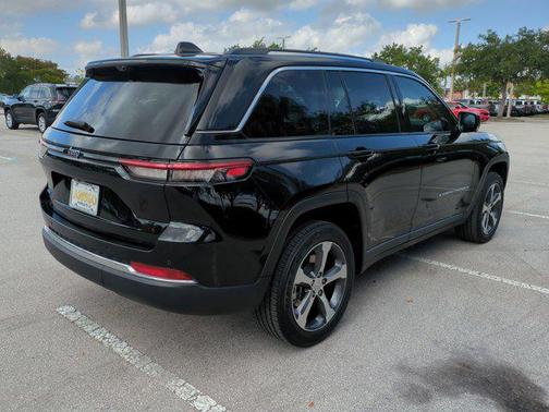 2023 Jeep Grand Cherokee 4xe Base