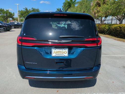 2025 Chrysler Pacifica L
