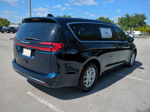 2025 Chrysler Pacifica L