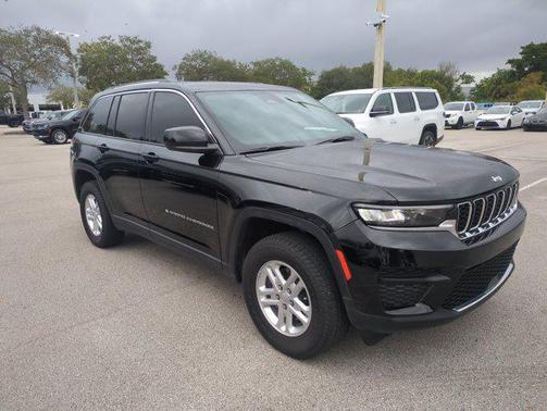 2023 Jeep Grand Cherokee Laredo