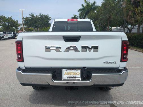 2025 RAM 2500 Tradesman Crew Cab 4x4 8' Box