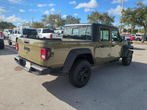 2026 Jeep Gladiator Sport