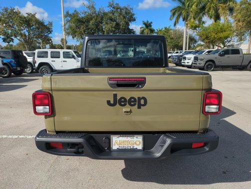 2026 Jeep Gladiator Sport