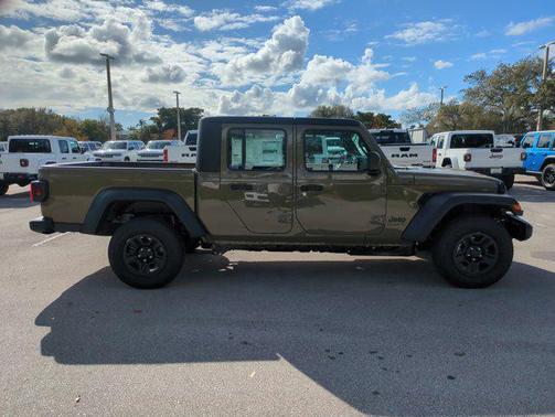 2026 Jeep Gladiator Sport