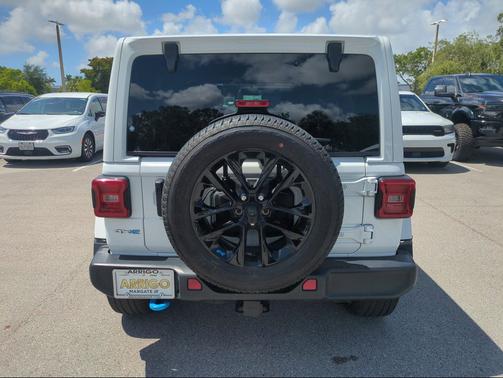 Bright White Clearcoat 2023 Jeep Wrangler 4xe Sahara