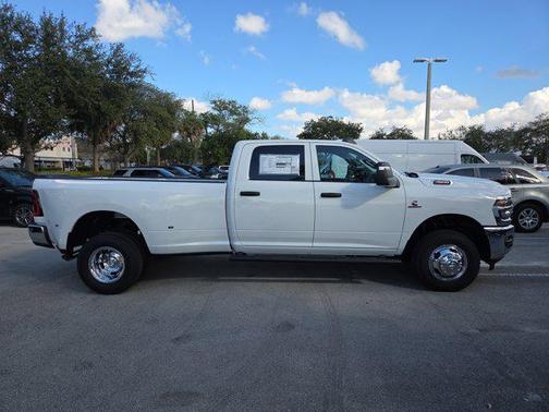 2026 RAM 3500 Tradesman Crew Cab 4x4 8' Box
