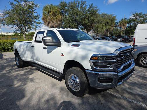 2026 RAM 3500 Tradesman Crew Cab 4x4 8' Box