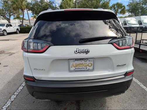 Bright White Clearcoat 2021 Jeep Cherokee Latitude Lux