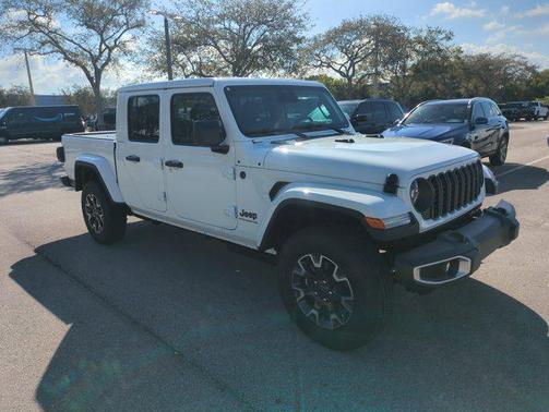 2026 Jeep Gladiator Sahara 4x4