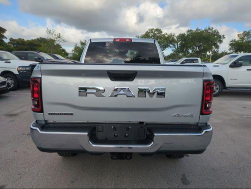 Silver Zynith 2026 RAM 2500 Big Horn Crew Cab 4x4 6'4' Box