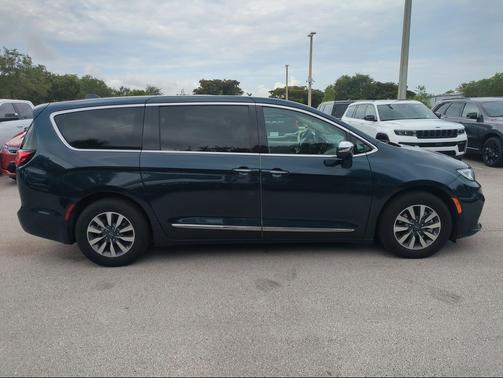 Fathom Blue Pearlcoat 2022 Chrysler Pacifica Hybrid Limited