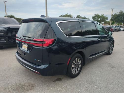 Fathom Blue Pearlcoat 2022 Chrysler Pacifica Hybrid Limited