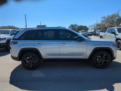 2025 Jeep Grand Cherokee Altitude