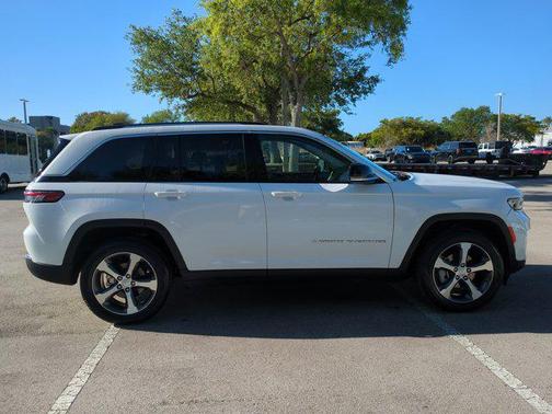 2023 Jeep Grand Cherokee Limited X