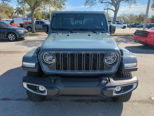 2026 Jeep Gladiator Sahara 4x4