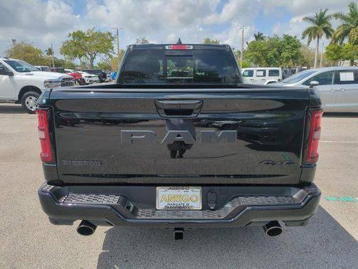 Diamond Black Crystal Pearlcoat 2026 RAM 1500 Big Horn/Lone Star