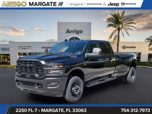 Diamond Black Crystal Pearlcoat 2027 RAM 3500 Tradesman