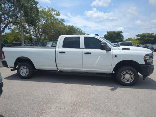 Bright White Clearcoat 2024 RAM 2500 Tradesman Crew Cab 4x4 8' Box