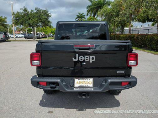 2021 Jeep Gladiator Overland
