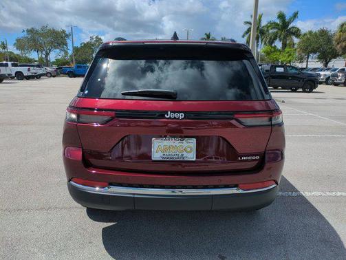 2025 Jeep Grand Cherokee Laredo